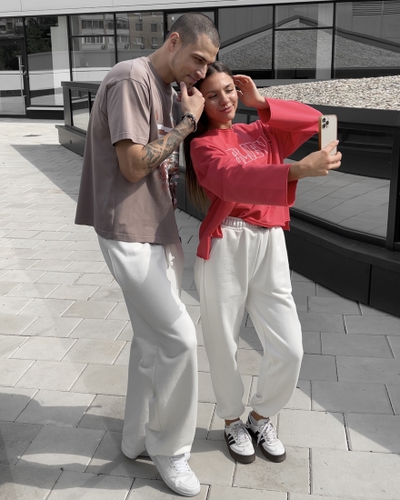 Джоггеры LZ Moscow, молочный